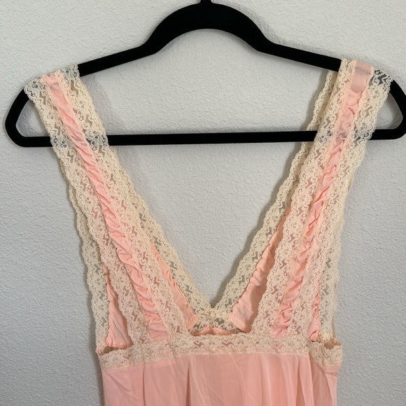 Vintage Peach Slip - Picture 4 of 9